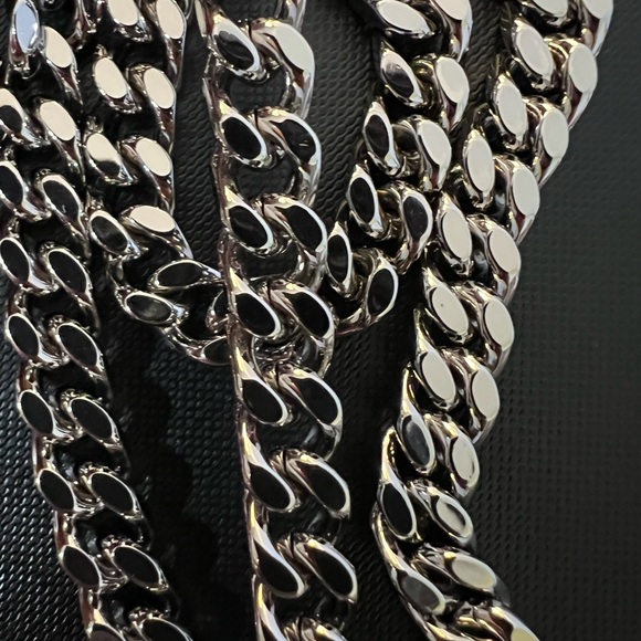 CLASSIC CASSANDRE CHAIN WALLET IN GRAIN DE POUDRE LEATHER DARK BEIGE - Picture 8 of 12